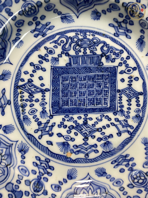 古玩陶瓷青花花卉紋盤真品鑒賞圖