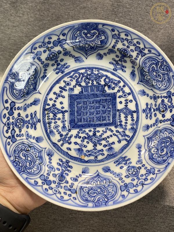古玩陶瓷青花花卉紋盤真品鑒賞圖