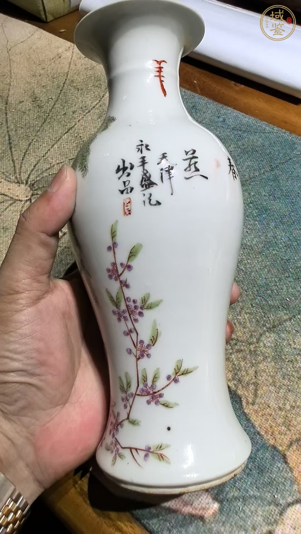 古玩陶瓷粉彩花鳥紋觀音瓶真品鑒賞圖