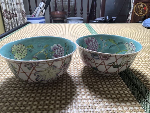 古玩花卉紋粉彩碗真品鑒賞圖