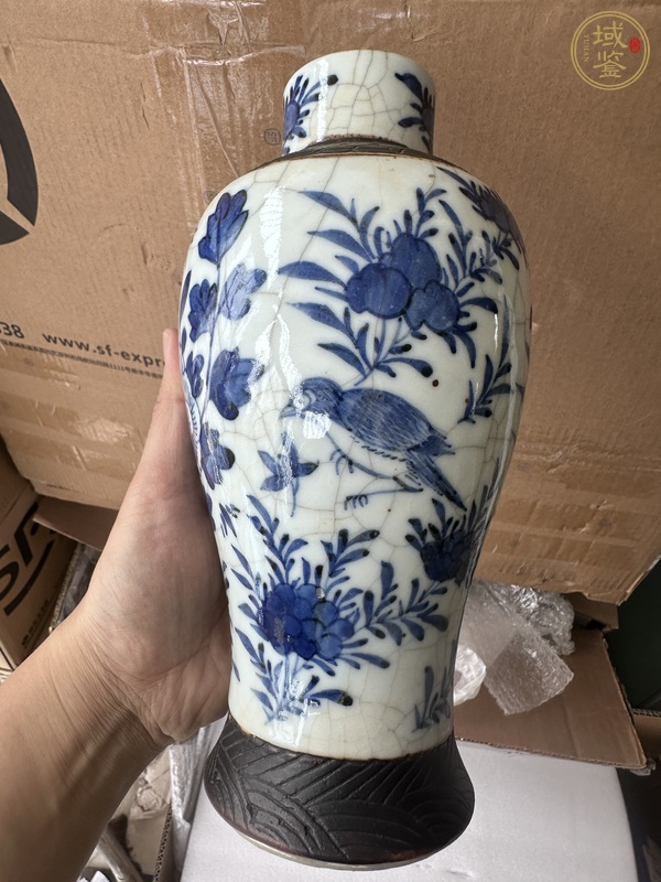 古玩陶瓷哥釉青花花鳥(niǎo)紋雞腿瓶真品鑒賞圖