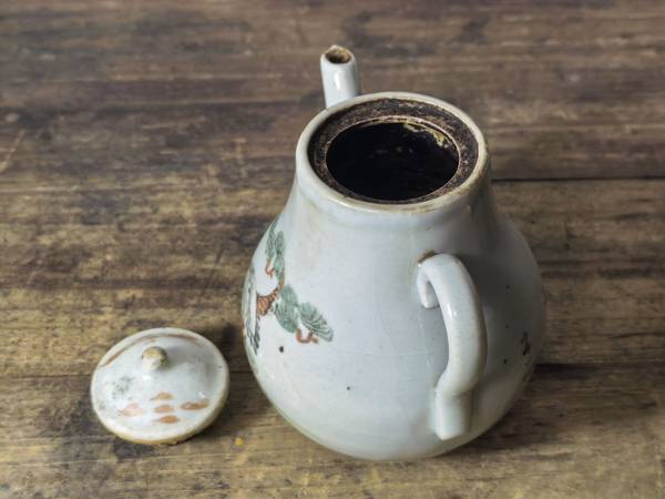 古玩陶瓷清末民初.油粉彩松鶴延年圖茶壺拍賣，當(dāng)前價格0元