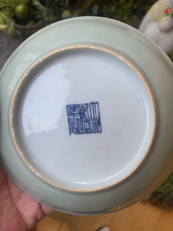 古玩陶瓷憑圖片看彩不開門，乾隆風格粉彩盤真品鑒賞圖