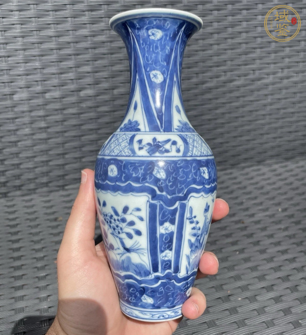古玩陶瓷清中晚開窗花鳥紋觀音瓶真品鑒賞圖
