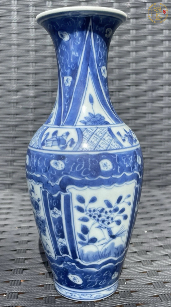 古玩陶瓷清中晚開窗花鳥紋觀音瓶真品鑒賞圖