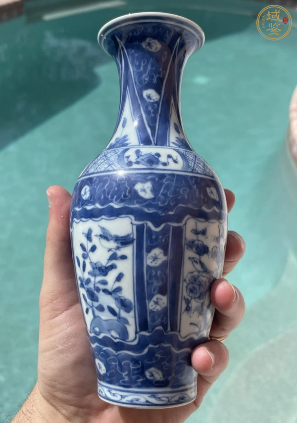 古玩陶瓷清中晚開窗花鳥紋觀音瓶真品鑒賞圖