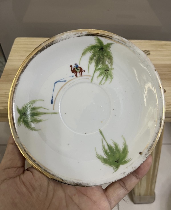 古玩轉(zhuǎn)賣民國(guó)粉彩盤子拍賣,當(dāng)前價(jià)格5600元