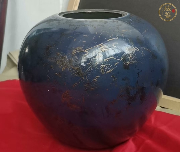 古玩陶瓷祭蘭釉描金龍紋罐真品鑒賞圖