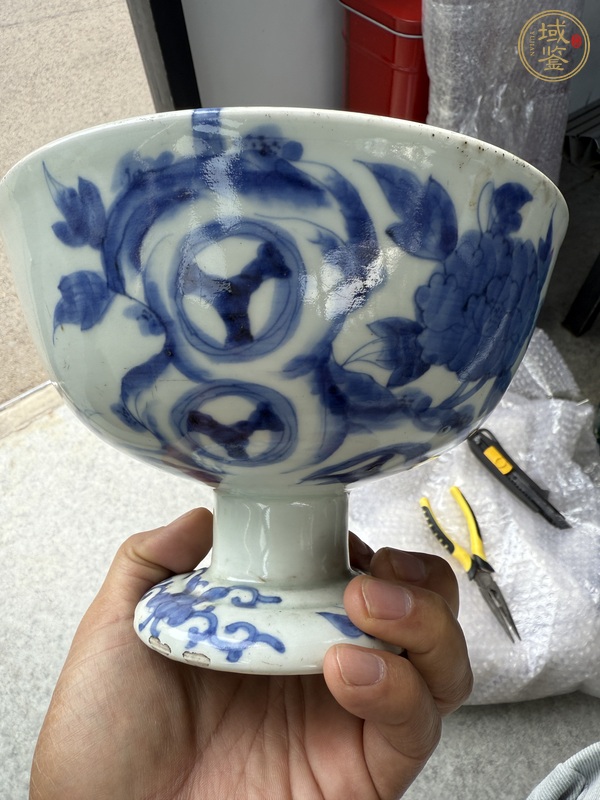 古玩陶瓷花卉紋青花高足碗真品鑒賞圖