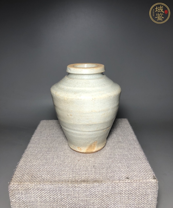古玩陶瓷龍泉青瓷梅瓶真品鑒賞圖