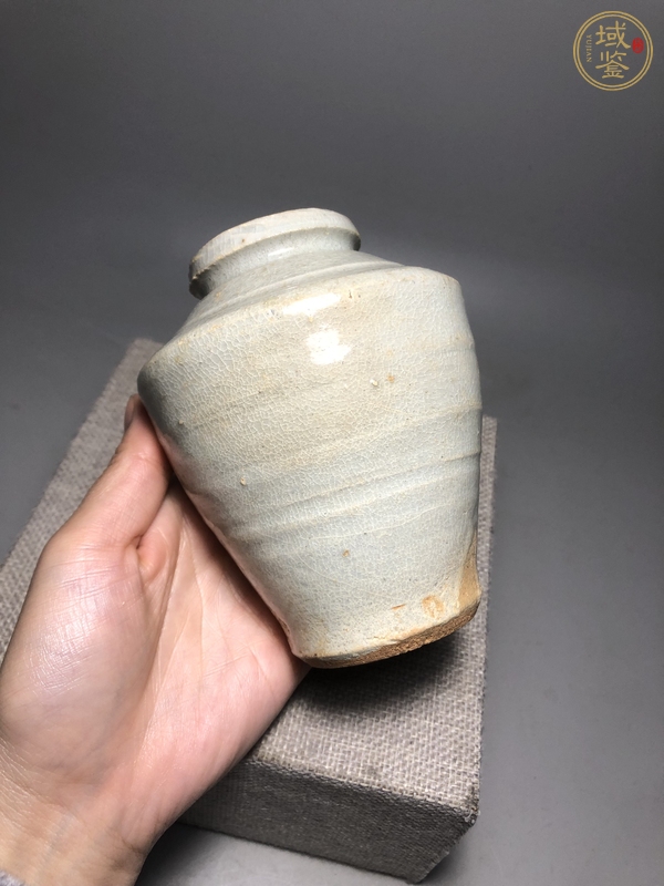 古玩陶瓷龍泉青瓷梅瓶真品鑒賞圖