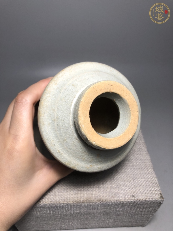 古玩陶瓷龍泉青瓷梅瓶真品鑒賞圖