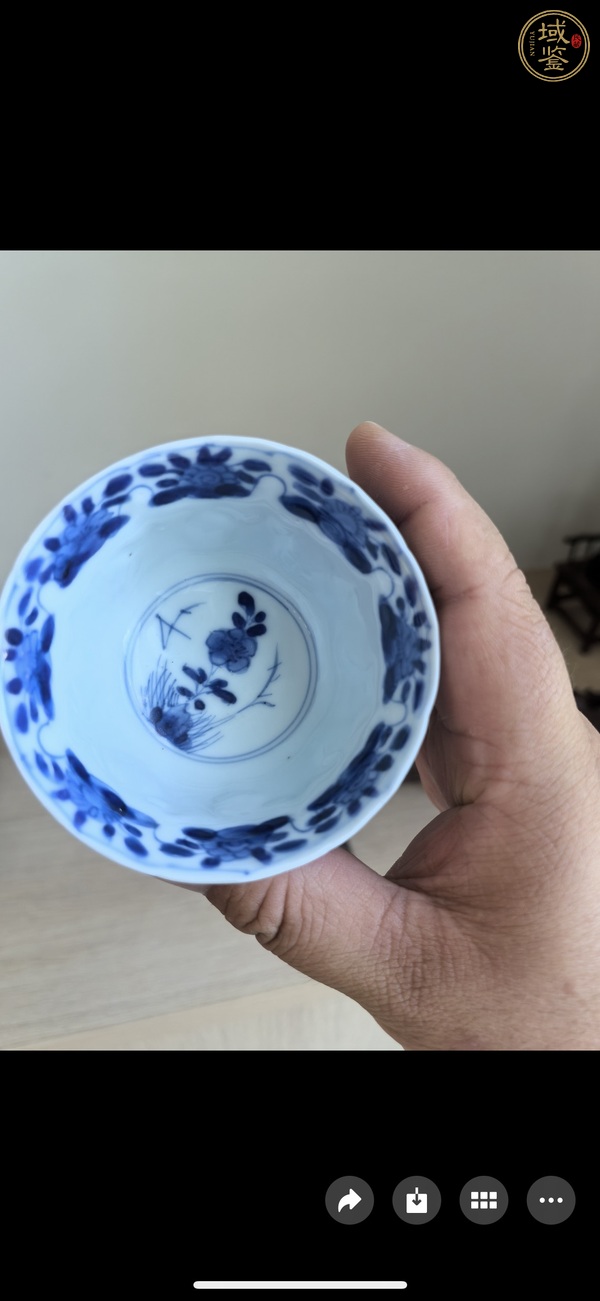 古玩陶瓷花卉紋青花杯真品鑒賞圖