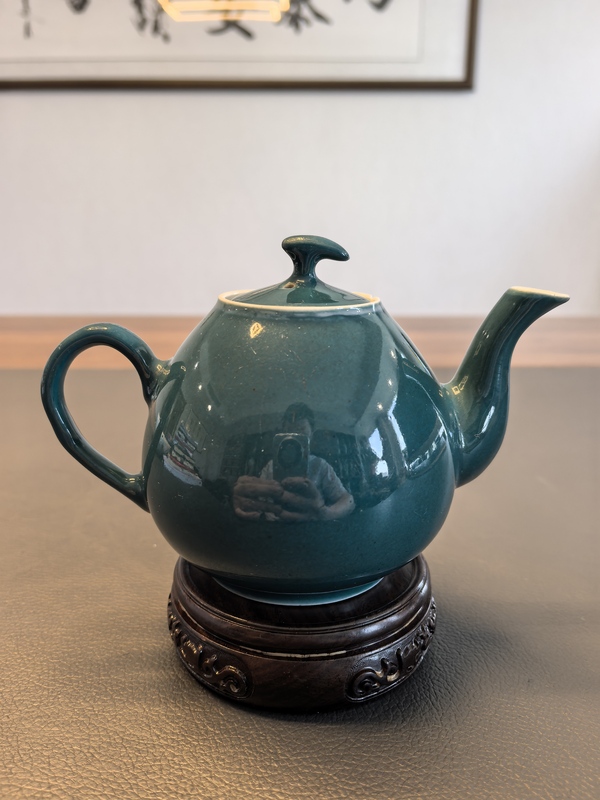 古玩轉(zhuǎn)賣(mài)民國(guó)寶石綠釉茶壺拍賣(mài),當(dāng)前價(jià)格1880元