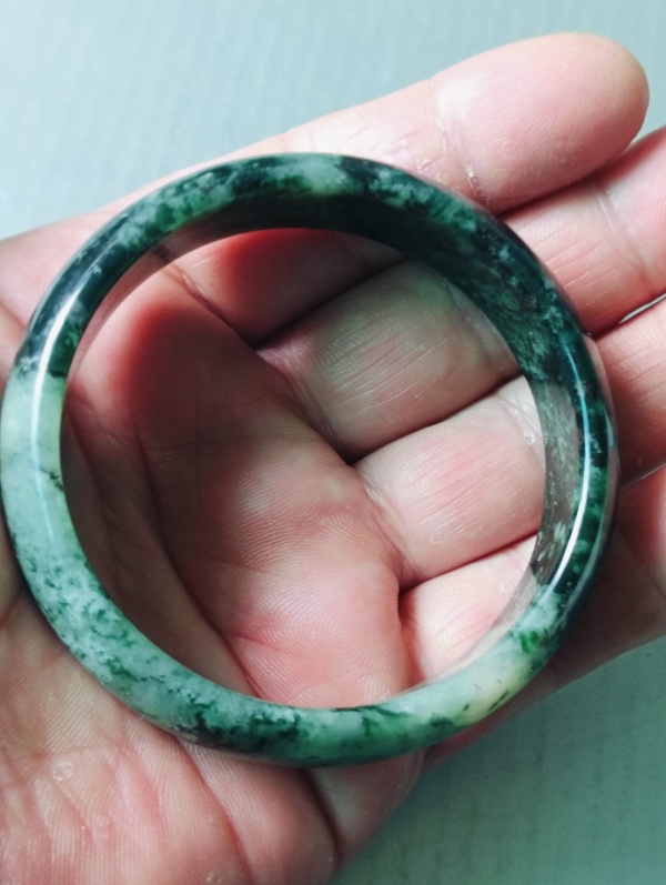 古玩玉器獨(dú)山玉手鐲拍賣，當(dāng)前價(jià)格198元