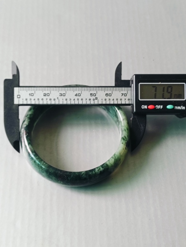 古玩玉器獨(dú)山玉手鐲拍賣，當(dāng)前價(jià)格198元