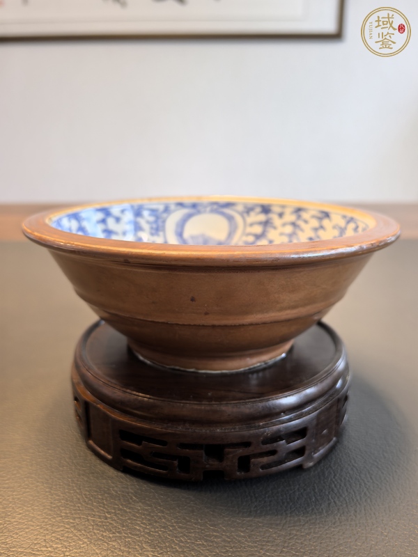 古玩陶瓷紫金釉青花纏枝蓮折沿盆真品鑒賞圖