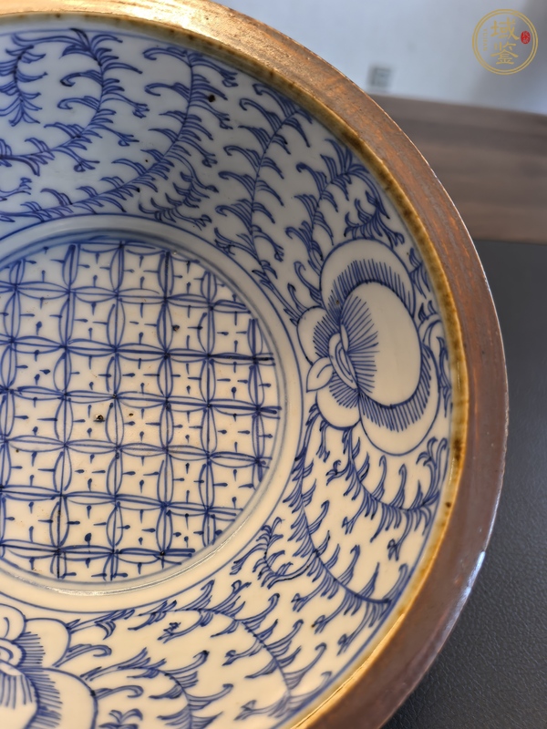 古玩陶瓷紫金釉青花纏枝蓮折沿盆真品鑒賞圖