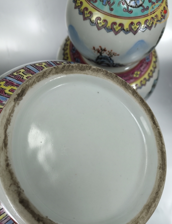 古玩陶瓷粉彩山水人物紋葫蘆瓶真品鑒賞圖