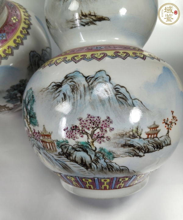 古玩陶瓷粉彩山水人物紋葫蘆瓶真品鑒賞圖