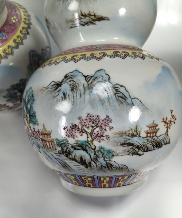 古玩陶瓷粉彩山水人物紋葫蘆瓶(鏡像一對)拍賣,當前價格2999元