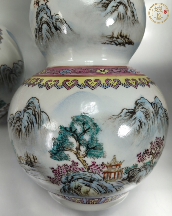 古玩陶瓷粉彩山水人物紋葫蘆瓶真品鑒賞圖