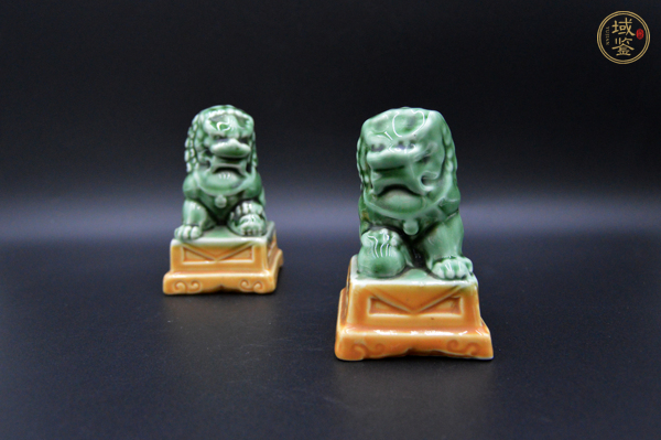 古玩陶瓷黃綠釉獅子擺件真品鑒賞圖