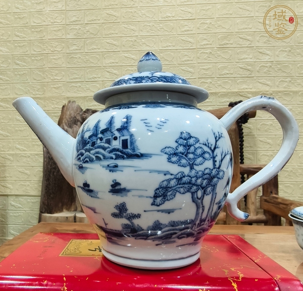 古玩陶瓷清乾隆 青花山水紋執壺真品鑒賞圖