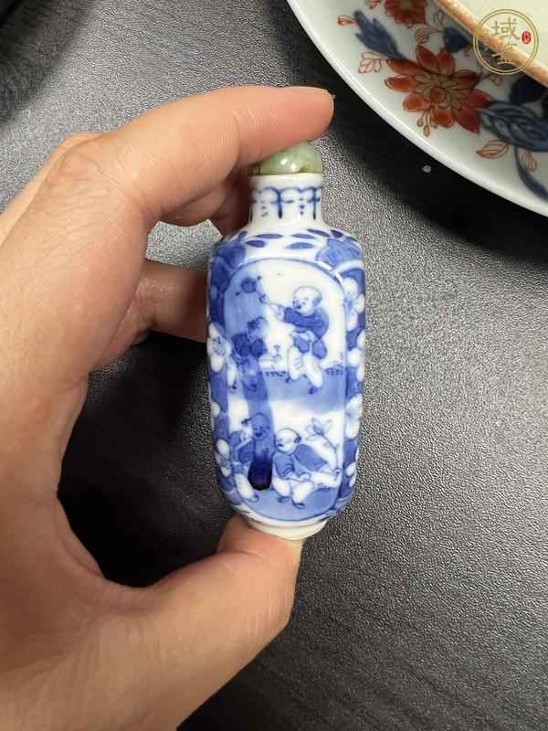古玩陶瓷青花嬰戲圖鼻煙壺真品鑒賞圖