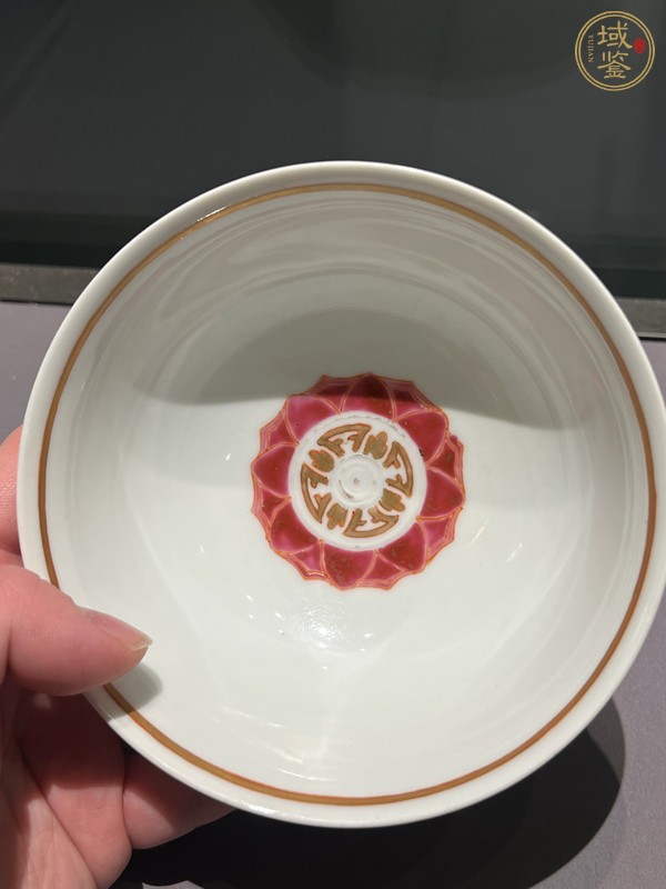 古玩陶瓷粉彩描金七珍八寶紋碗真品鑒賞圖
