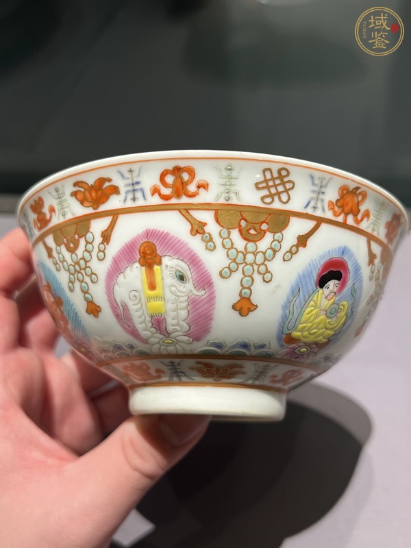 古玩粉彩描金七珍八寶紋碗真品鑒賞圖