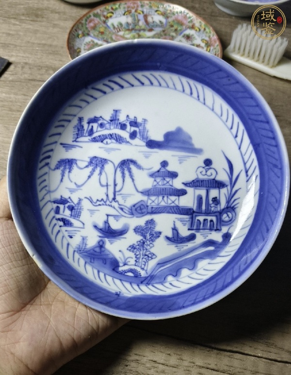 古玩青花亭臺樓閣山水盤真品鑒賞圖