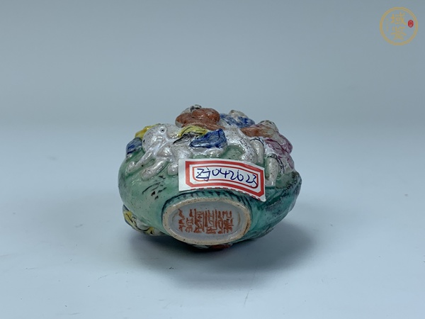 古玩陶瓷煙壺真品鑒賞圖