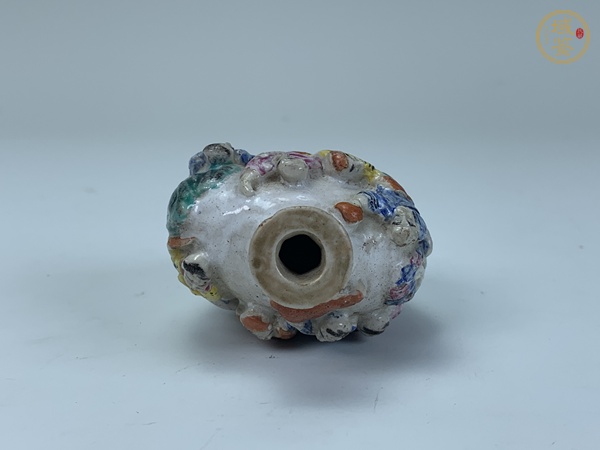 古玩陶瓷煙壺真品鑒賞圖