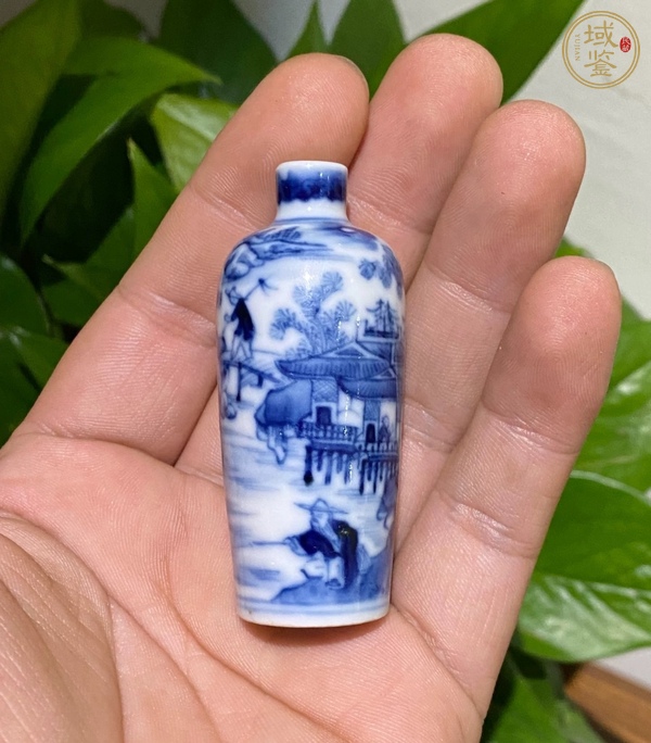 古玩陶瓷清晚期 青花人物紋鼻煙壺真品鑒賞圖