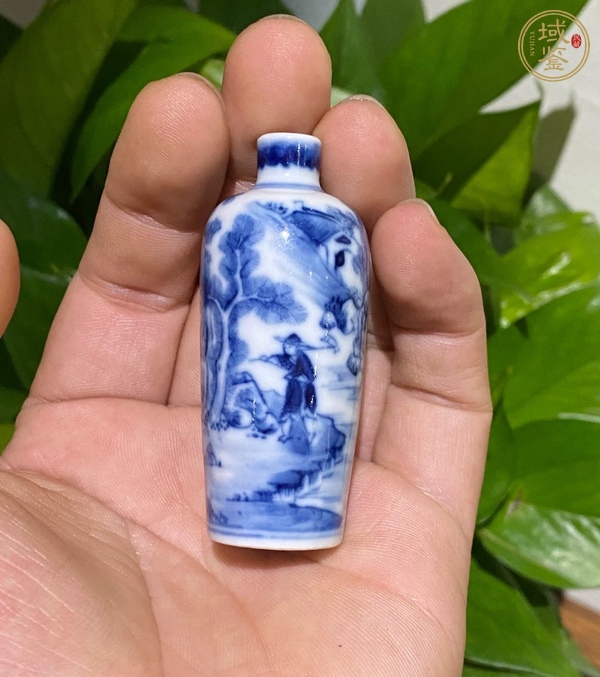 古玩陶瓷清晚期 青花人物紋鼻煙壺真品鑒賞圖