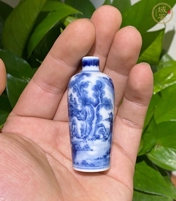 古玩陶瓷清晚期 青花人物紋鼻煙壺真品鑒賞圖