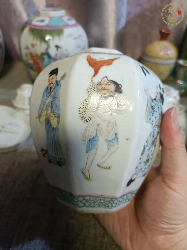 古玩陶瓷粉彩八仙人物八方罐真品鑒賞圖