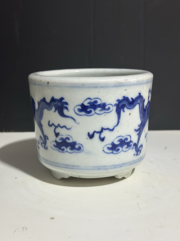 古玩陶瓷龍紋青花三足筒式香爐拍賣，當前價格1800元