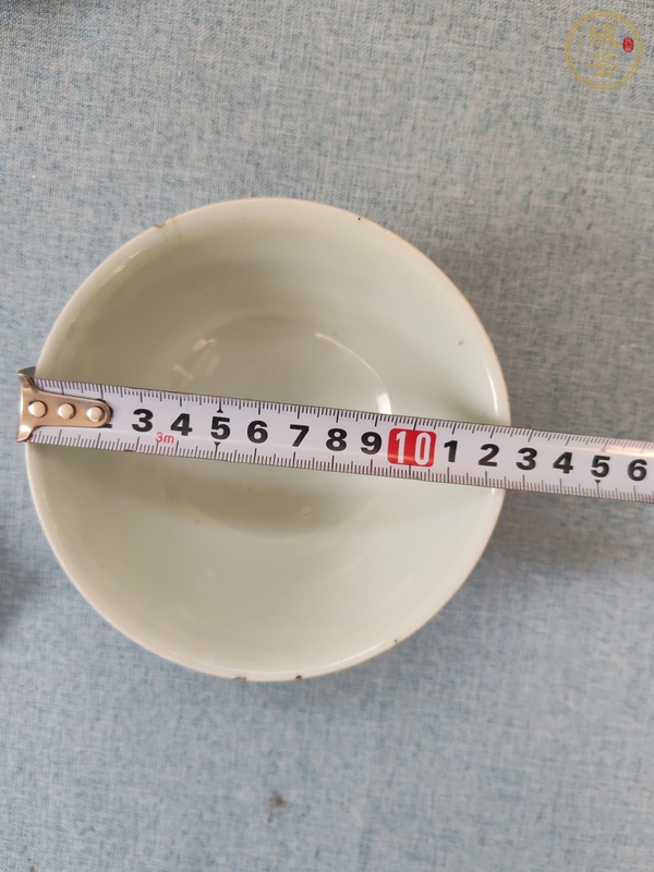 古玩陶瓷青花纏枝花卉紋碗真品鑒賞圖