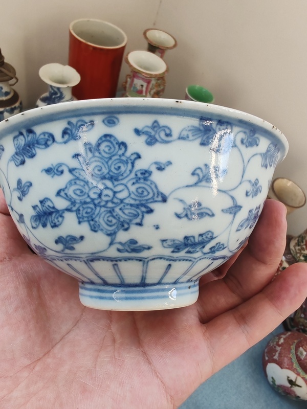 古玩陶瓷清中期青花纏枝花卉紋碗拍賣，當前價格890元