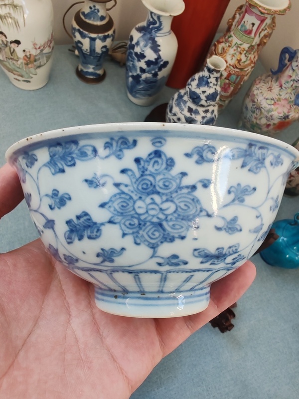 古玩陶瓷清中期青花纏枝花卉紋碗拍賣，當前價格890元