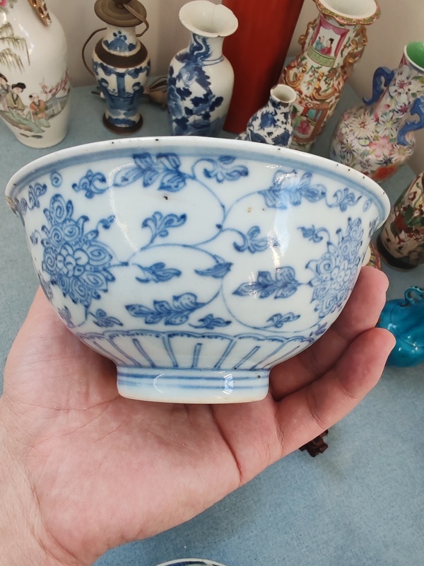 古玩陶瓷清中期青花纏枝花卉紋碗拍賣，當前價格890元