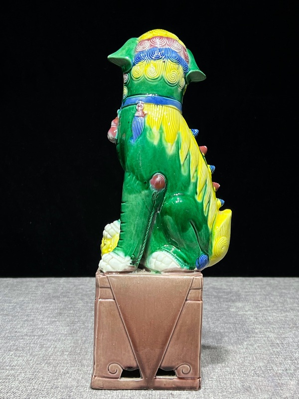 古玩陶瓷素三彩獅子瓷塑拍賣，當前價格920元