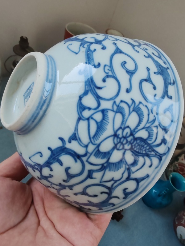 古玩陶瓷清中期青花纏枝蓮紋碗拍賣,當前價格1080元