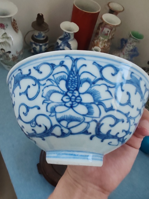 古玩陶瓷清中期青花纏枝蓮紋碗拍賣,當前價格1080元