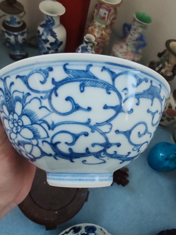 古玩陶瓷清中期青花纏枝蓮紋碗拍賣,當前價格1080元