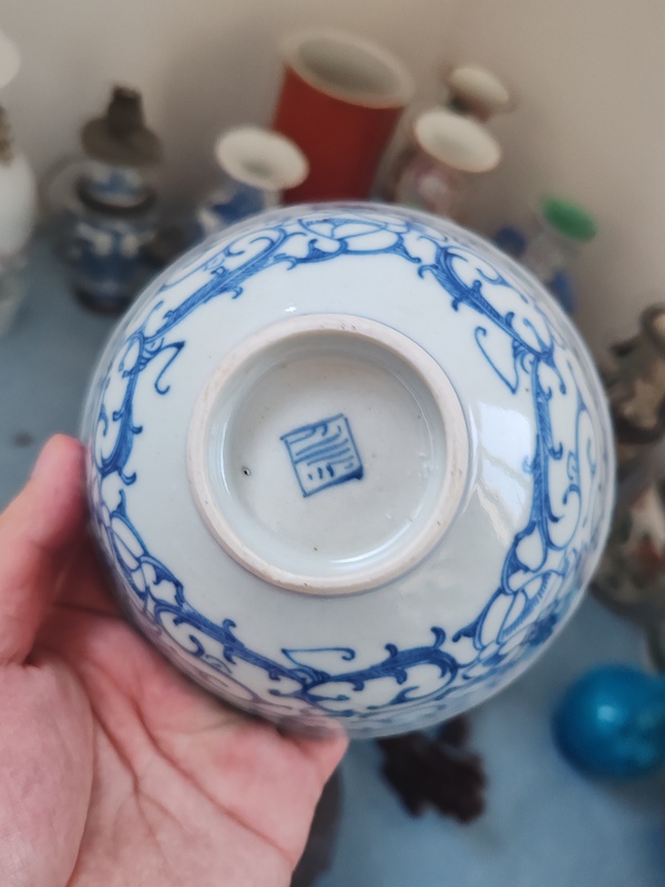 古玩陶瓷清中期青花纏枝蓮紋碗拍賣,當前價格1080元