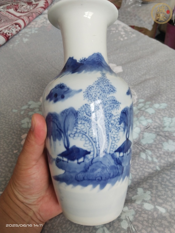 古玩陶瓷山水紋青花瓶真品鑒賞圖