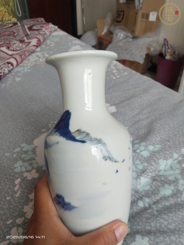 古玩陶瓷山水紋青花瓶真品鑒賞圖